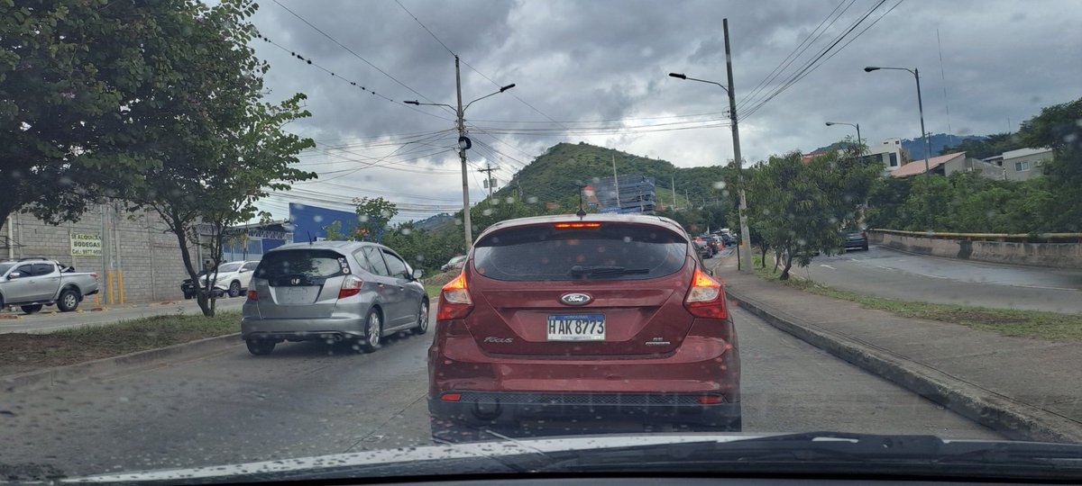 zu_argui's tweet photo. @TRAFICOENTEGUS @JorgeAldanaB 25 minutos en tráfico apenas por aquí https://t.co/eTz1cL3Wg7