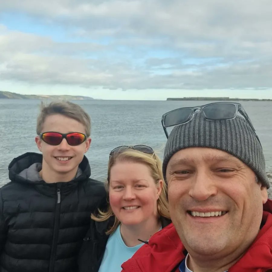ehamilton192's tweet photo. Some RnR this week for @Scooter1977OTon, Matthew and I on the Black Isle 🏴󠁧󠁢󠁳󠁣󠁴󠁿🌞🍂🌳🌊🥃 #goodforthesoul #schoolholidays #recharge https://t.co/F65CBnqtBd