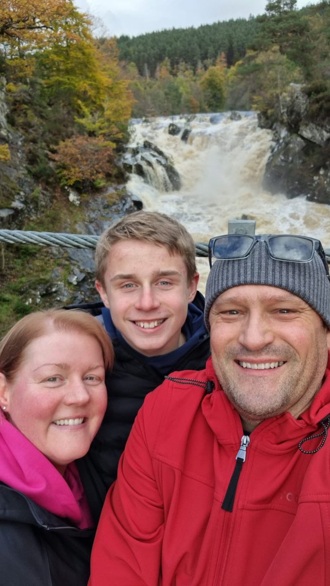 ehamilton192's tweet photo. Some RnR this week for @Scooter1977OTon, Matthew and I on the Black Isle 🏴󠁧󠁢󠁳󠁣󠁴󠁿🌞🍂🌳🌊🥃 #goodforthesoul #schoolholidays #recharge https://t.co/F65CBnqtBd