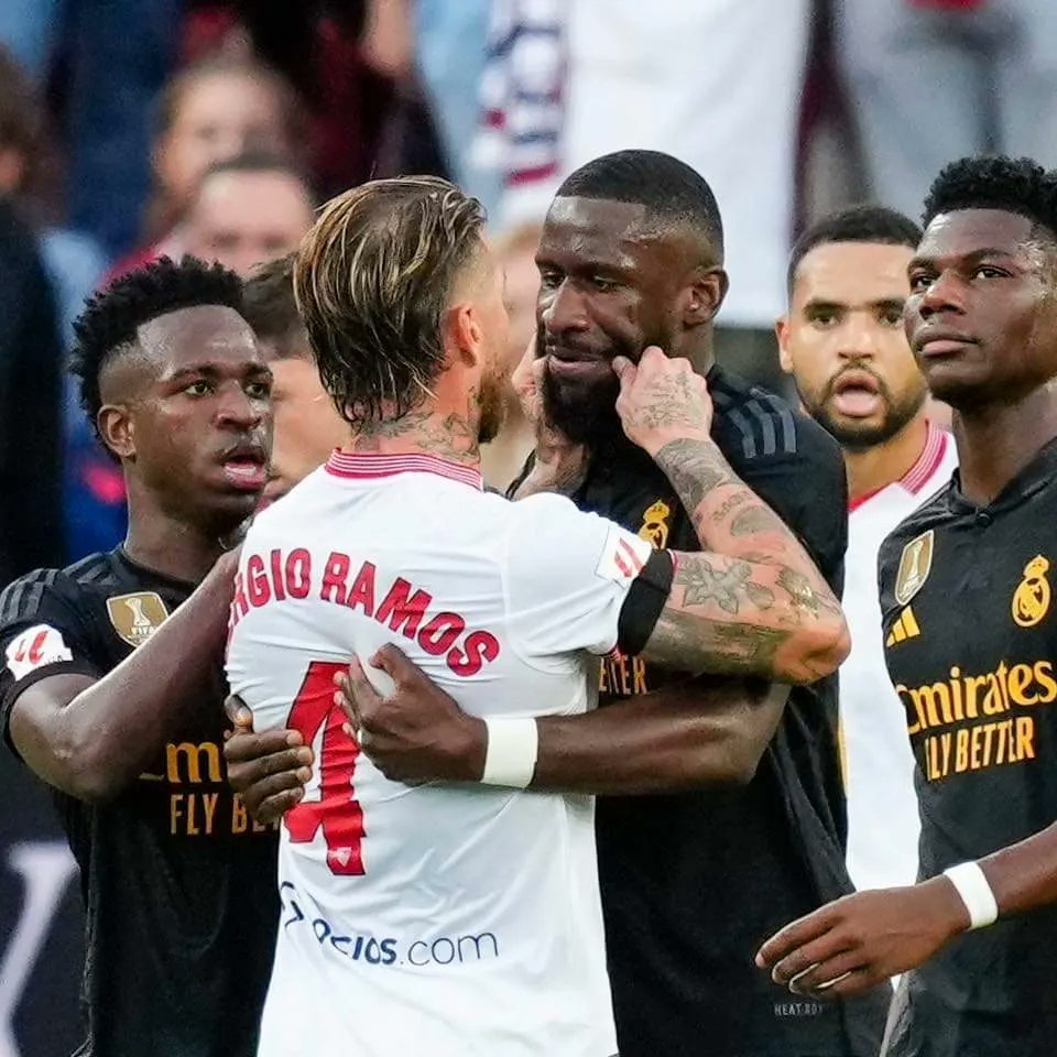 adn_gt's tweet photo. EL MADRID EMPATA EN SEVILLA

Con un gol en contra de David Alaba y una anotación de Dani Carvajal, el Real Madrid igualó 1-1 en su visita al Sevilla, juego que reencontró al defensa Sergio Ramos con sus antiguos compañeros de equipo. https://t.co/Ww5JsinSTG