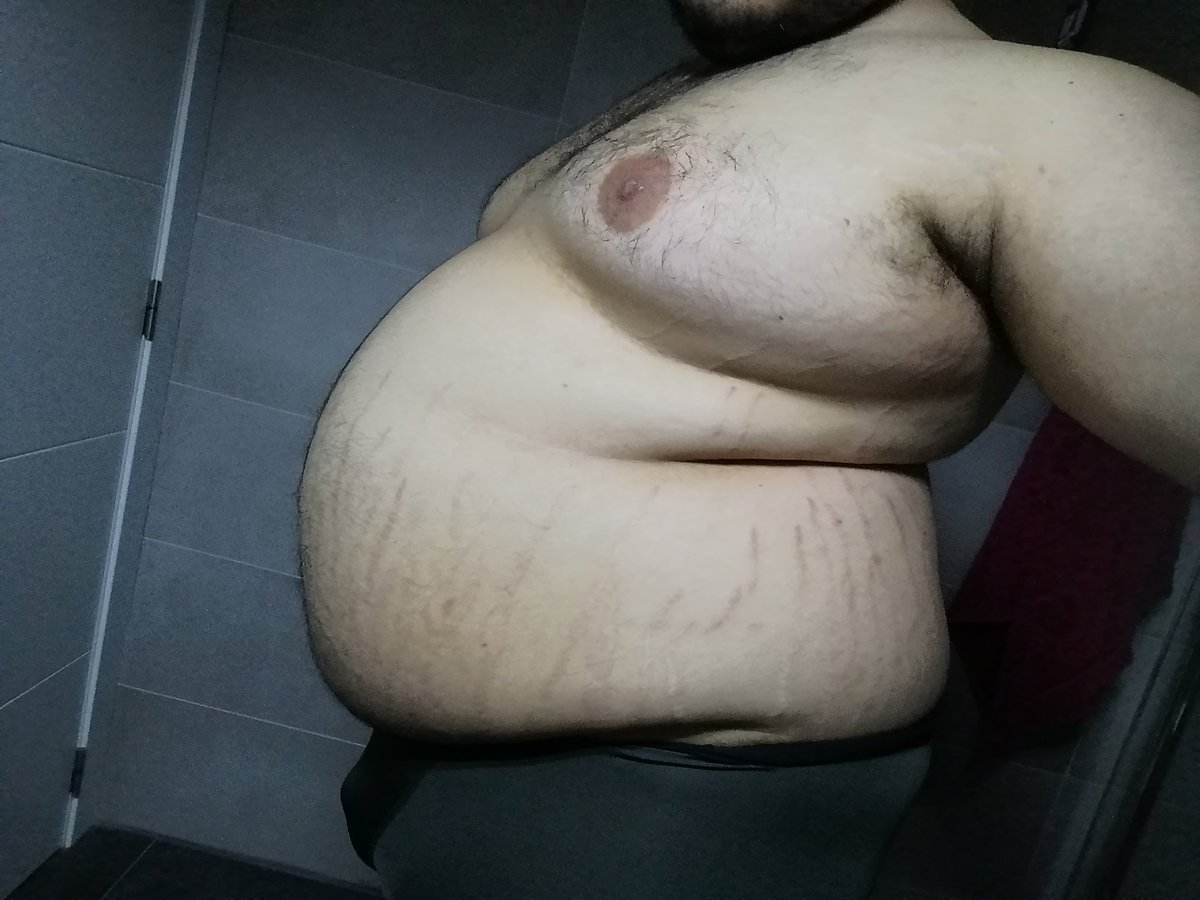 TheChonk4yDrG's tweet photo. Hey cuties ~ another day, another little feast i have ~ and i will try more burgers ~ like 4 or 5~, what do u think ~? Buuurp ~~~ https://t.co/PWnJaSZrtF