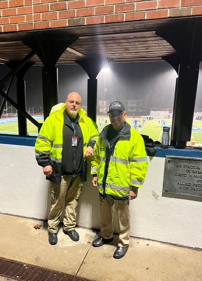 Ramapo_PD's tweet photo. RPD values our strong connection with the community. Last night, RPD members including a captain, sergeant, and officers, visited the Suffern Homecoming Football Game. Despite the the weather, it was a nice turnout and a great connection with our school based community. #Cpop https://t.co/qMfxNaEzT7
