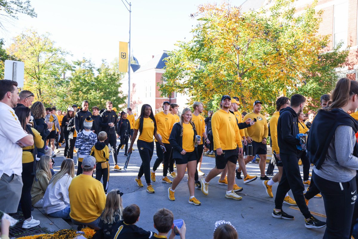 MizzouTFXC's tweet image. Welcome home, Tigers! 🐯