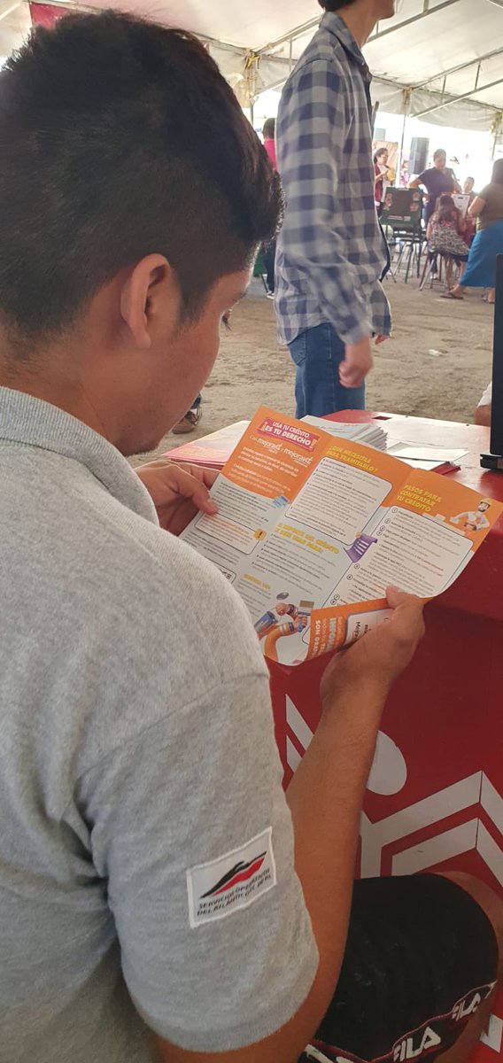 llanz2000's tweet photo. En la Caravana del Jaguar, acercamos los servicios del @Infonavit, a los habitantes de la Colonia Revolución de esta ciudad de Campeche, #MejoravitRenueva #MejoravitaRepara #MejOraSí #ResponsabilidadCompartida #MujerInfonavit
#CaravanadelJaguar @LaydaSansores https://t.co/mw8PZGGEVT