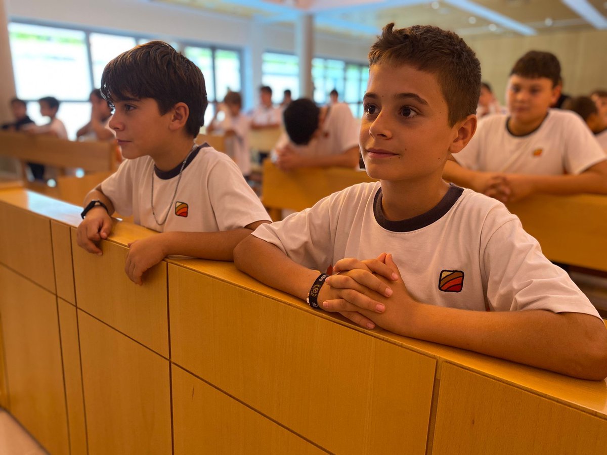 AlboradaColegio's tweet photo. 🕊️ Durante esta semana, los alumnos de Alborada, hemos rezado por “La Paz en el Mundo” 🌍
Hemos querido acordarnos rezando desde los
más peques de Infantil hasta los más mayores de Bachillerato.
#RosarioPorLaPaz #Infantil #Primaria #Secundaria #Bachillerato #AlboradaFP https://t.co/f5c3Z64Y1H