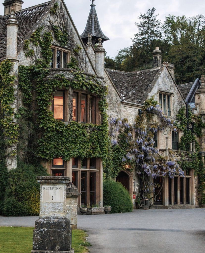 AcademiaAesthe1's tweet photo. Castle Combe https://t.co/QFjS2jyaJB