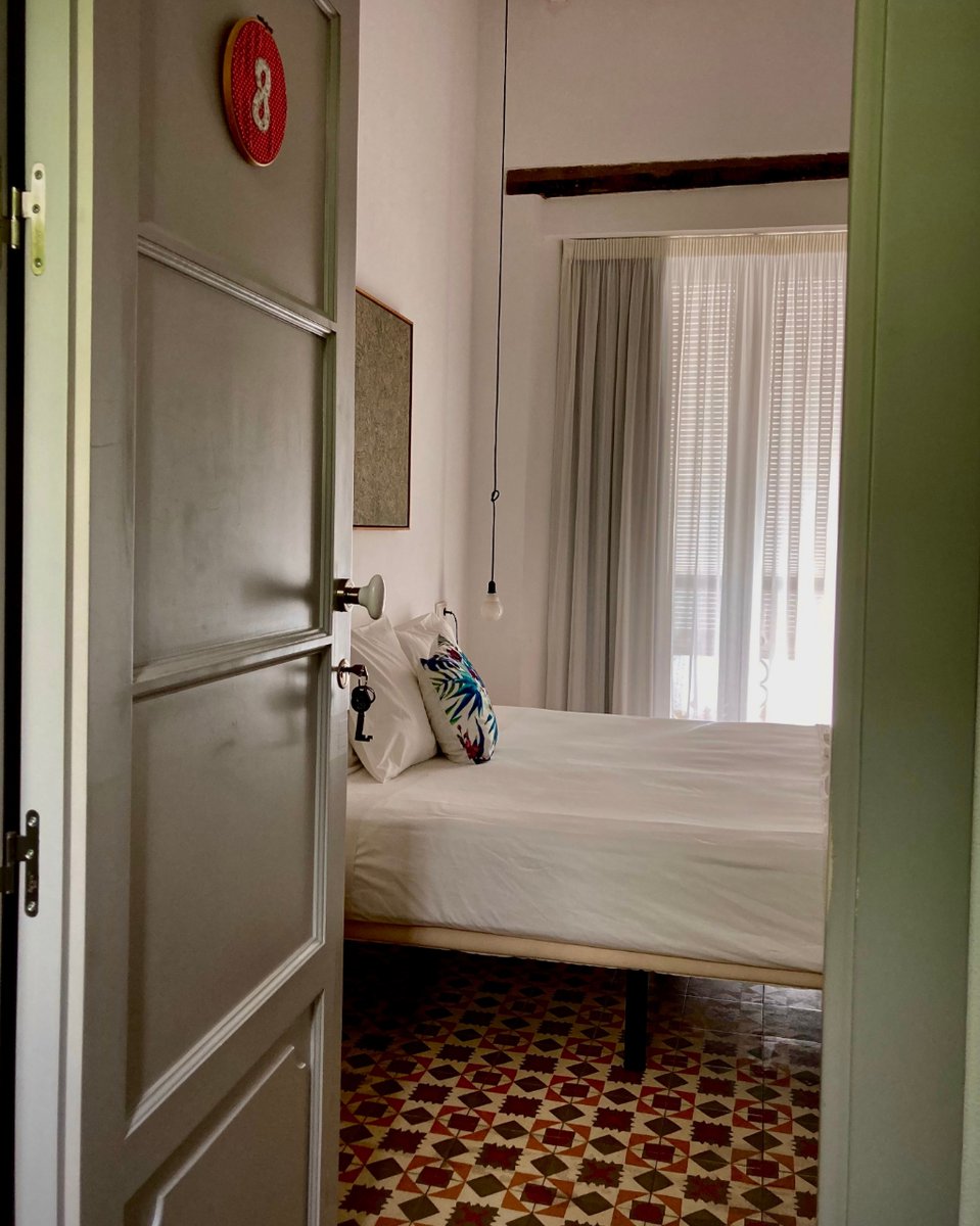 CHuespedes's tweet photo. No tenemos dos habitaciones iguales, y todas tienen un no se qué... ¿no?

#room #habitacion #deco #design #decoracion #casa #home #hogar #suelohidrahulico #cama #airy #cadiz #elpuertodesantamaria #hotel #homedeco https://t.co/kUZy1Coq3j