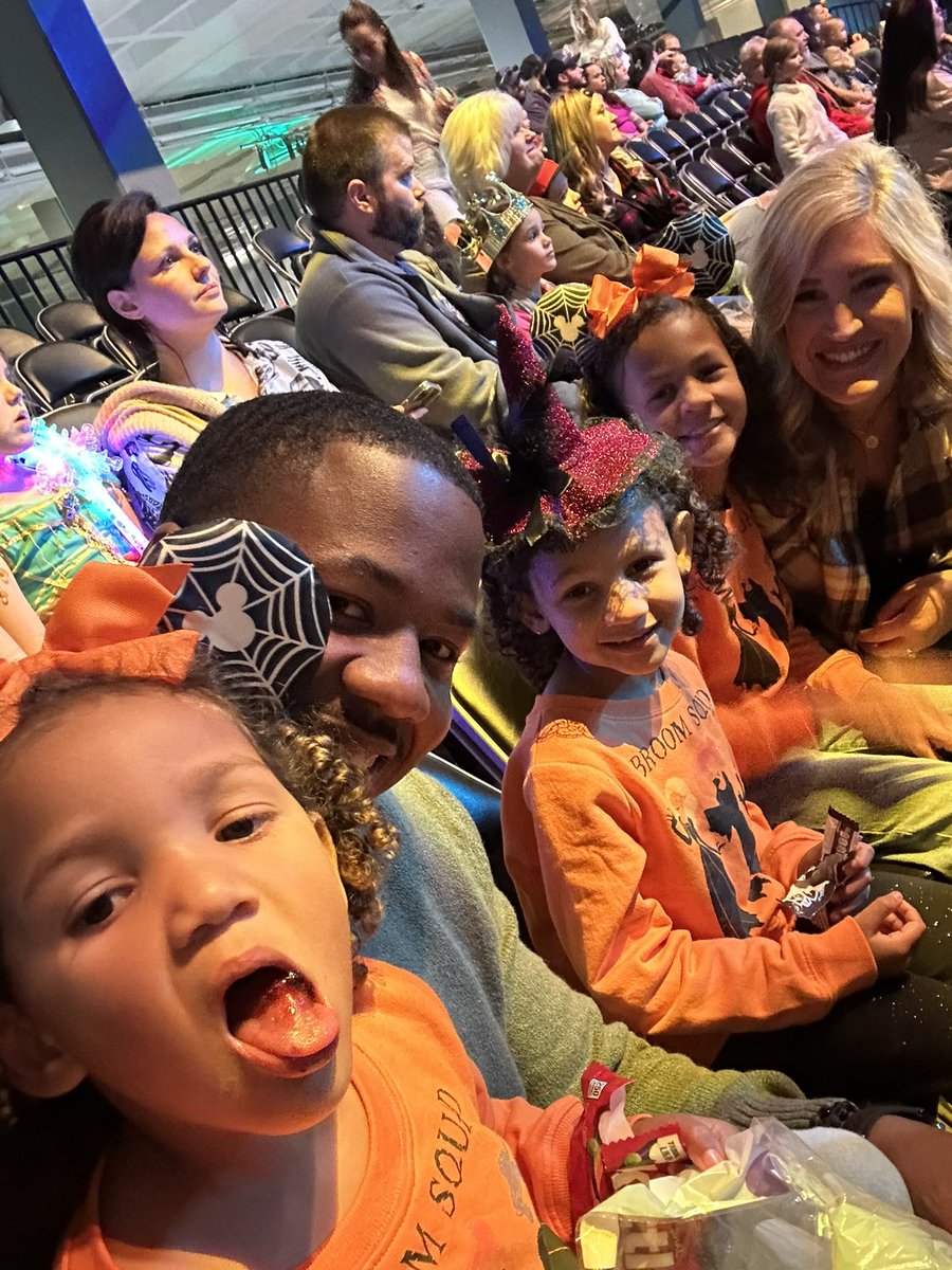 #disneyonice