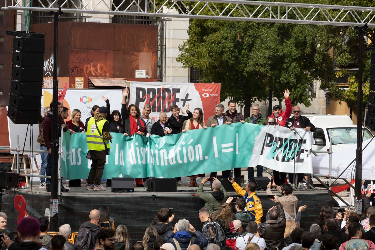 cesida_esp's tweet photo. Más de 4,000 personas han recorrido las calles de Madrid para liderar el camino hacia un mundo sin estigmas en la emocionante marcha #PridePositivo. Gracias a todas, todos y todes ¡Hemos vuelto a hacer historia!

Más info: https://t.co/uQk6NhlXaM https://t.co/QZWerk7EEW