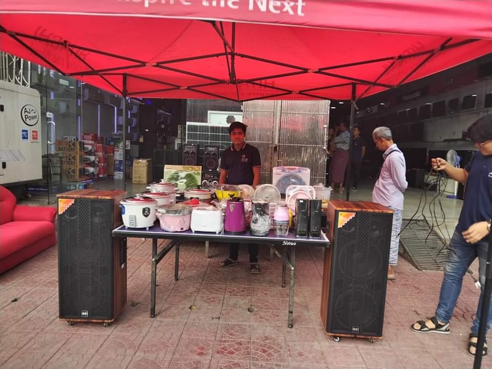 WanTatMaKyu's tweet photo. ကျနော်တို့ #၀ှမ်တက်မကြူ  ရဲ့ ✌️ဒုတိယမြောက် နေ့ကိုရောက်ရှိလို့လာပါပြီဗျ🙂
 
       နောက်ထပ်ကျနော်တို့ရဲ့ ဖောက်သည် လူကြီးမင်းတွေ🌅🎆🚚ဘာတွေထပ်ပြီးကံစမ်း😄ပြီးပါ၀င်ကြမလဲဆိုတာ🐷🐮ထပ်ပြီးတင်ပေးပါမယ်ဗျ🧐

       #ဗလာမပါကံစမ်းမဲ 

       #freegiveaway 🌄🌅🎆
#Thadingyut
#Promotion https://t.co/W0oMSlUJ3C