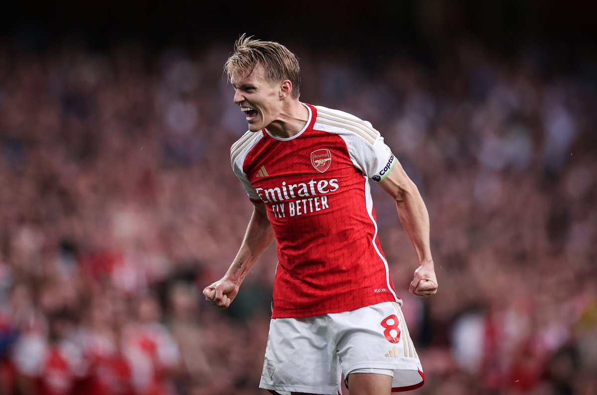 kevinbahasbola's tweet photo. Entah butuh berapa pertandingan lagi untuk membuktikan bahwa Ødegaard seorang 'big game player'.

Sebelumnya Arsenal telah berhasil menemukan solusi bermain tanpa Saka dengan Jesus di sayap kanan. Kini giliran Arteta menentukan pemain yang cocok bermain di posisi sang kapten 🧐 https://t.co/9IeLeeSWe8