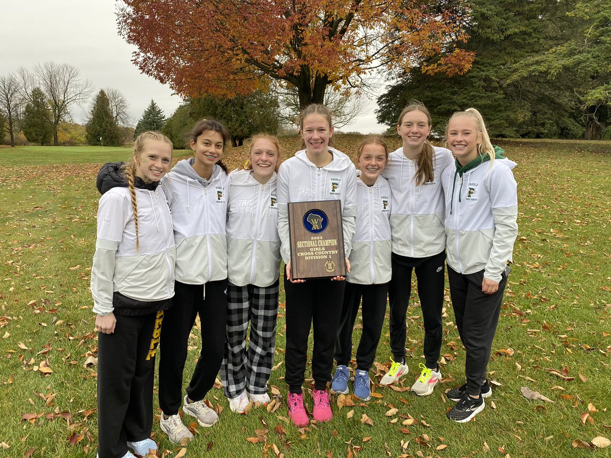 Boys AND Girls Sectional Champions!! Off to state meet in Wisconsin Rapids 🏆 First time since 1988 that both boys and girls won sectional meet.