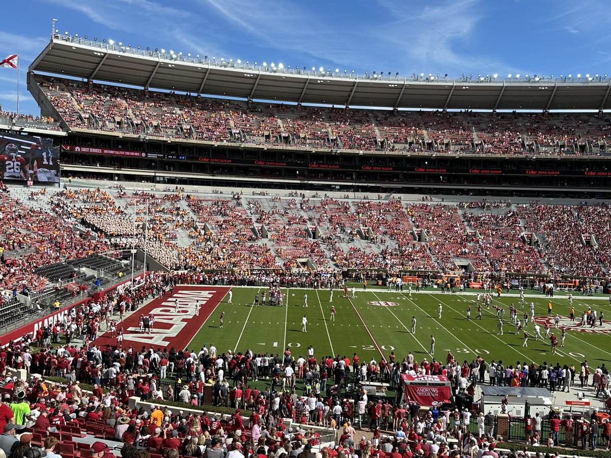 BySteveHolley's tweet photo. Lower bowl seats for one of my favorite sports rivalries. Beat Tennessee. #RollTide #ThirdSaturday https://t.co/ozNbbNloo7