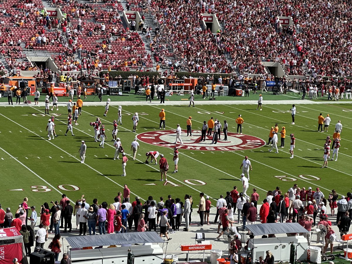 BySteveHolley's tweet photo. Lower bowl seats for one of my favorite sports rivalries. Beat Tennessee. #RollTide #ThirdSaturday https://t.co/ozNbbNloo7
