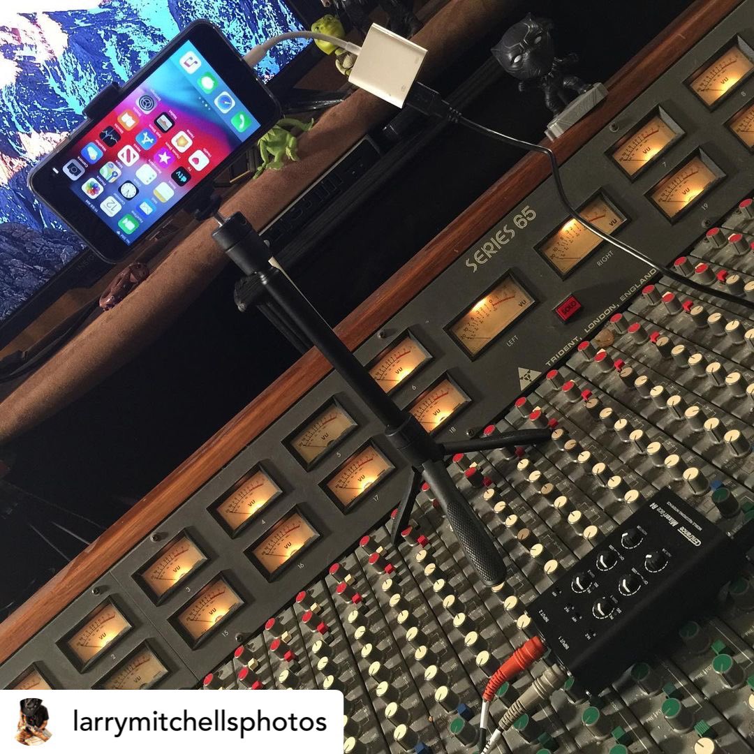 CEntrance's tweet photo. @larrymitchellsphotos is at it again! We love the contrast between the classic Trident Series 65 mix console and our MixerFace.

If you’d like to save 10% on our products, please join us at https://t.co/zXcrun6nJI and use code SM1023 at checkout.

#centrance #audio #music https://t.co/ivZRfrJr9q