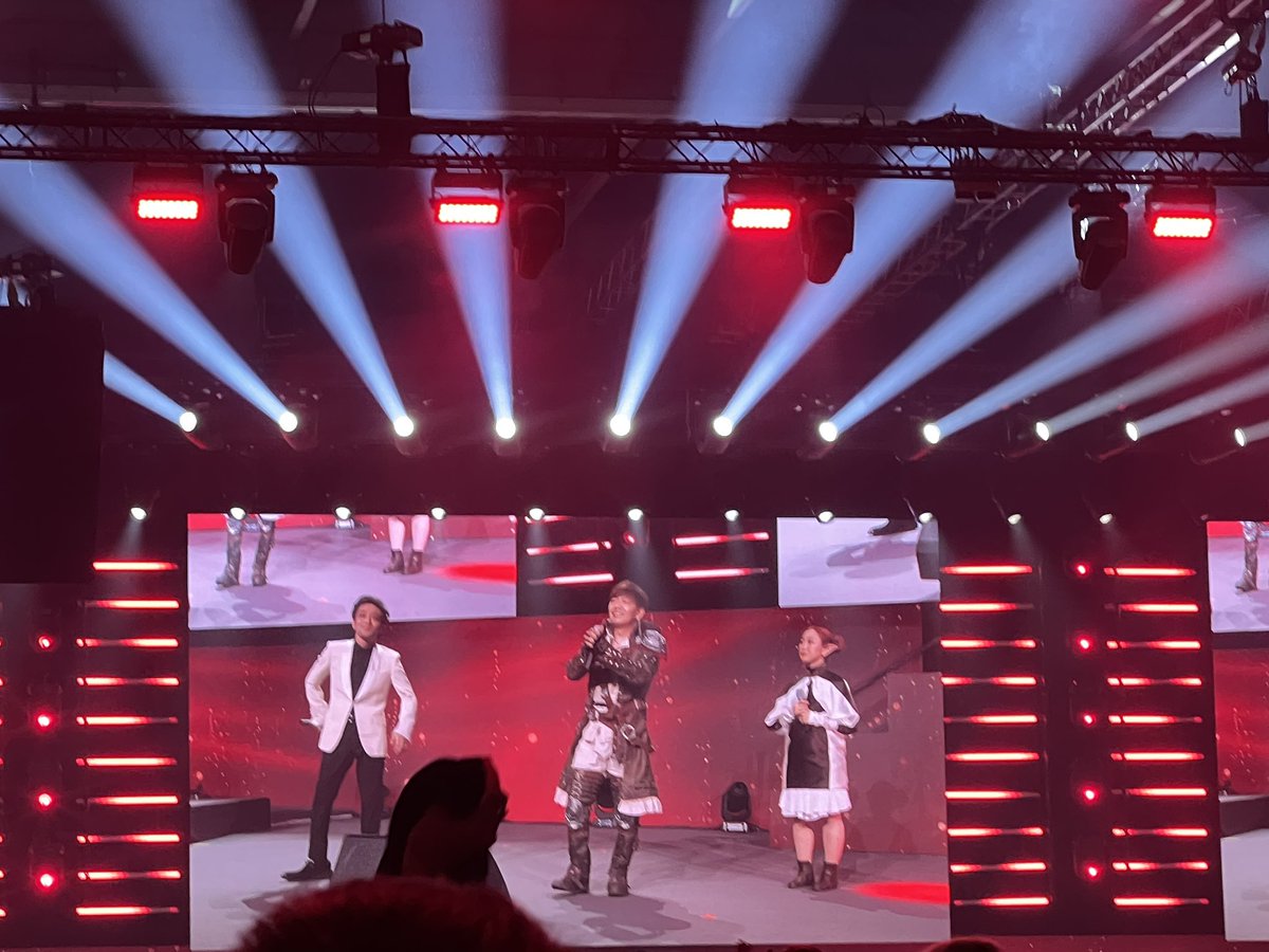 ChouxCream3's tweet photo. Took my dead drg to see yoshi P ❤️ https://t.co/N2DmUcao9H