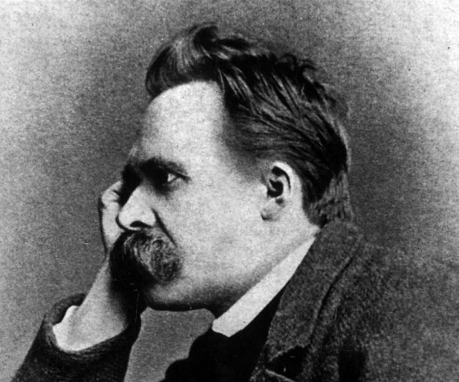 'Geceleri uyumayanların yolundan çekilin.' - F. Nietzsche