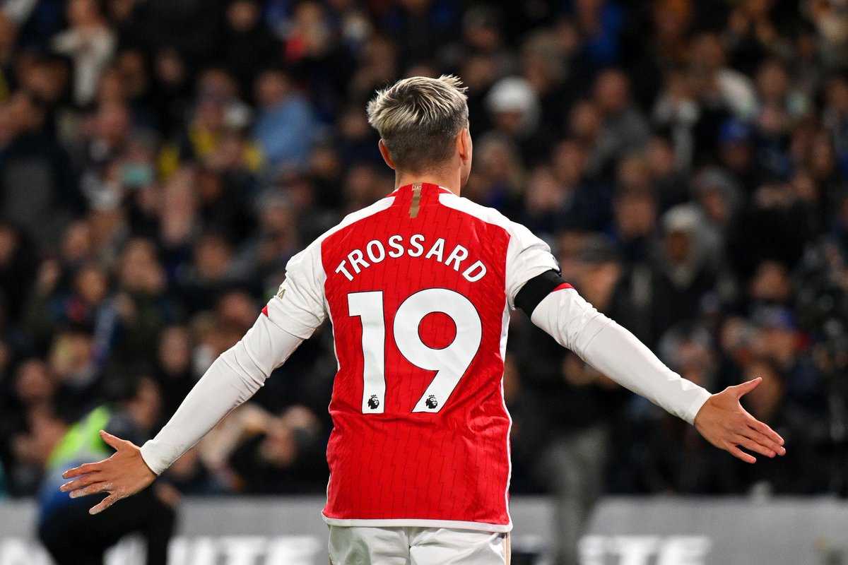 Premier League:  Arsenal 2 - 2 Chelsea

The Gunner's 'comeback kids,' Rice and Trossard score ending in a draw.
🔴🔵
#Chelsea #Arsenal #SoccerDrama #UnbeatenStreak #futbol #football