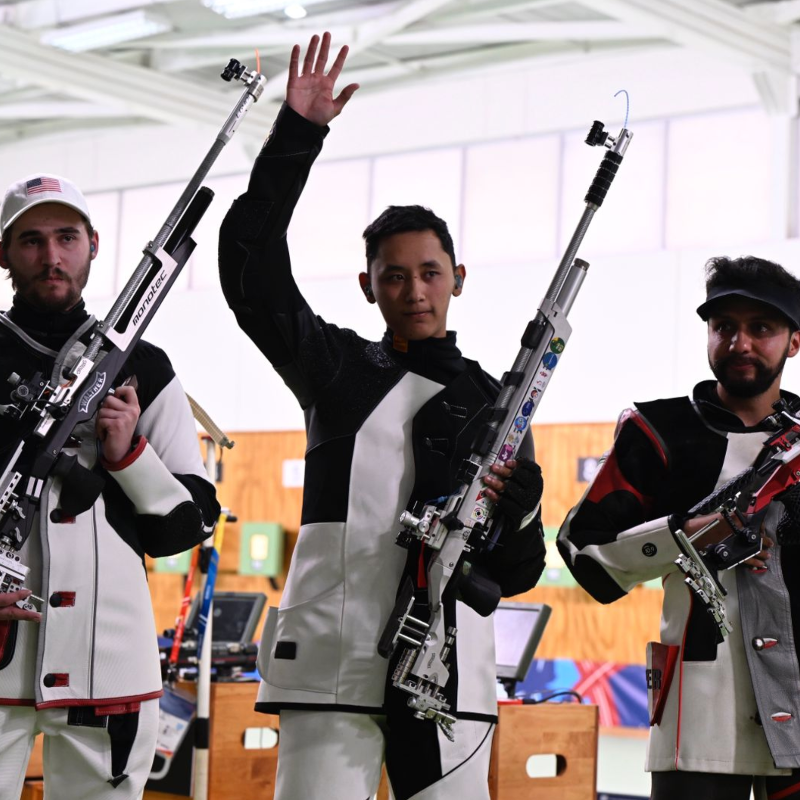 juegosolimpicos's tweet photo. ¡ORO Y BOLETO A #PARIS2024! 🇲🇽🎟️

Edson Ramírez consiguió el oro en la final de rifle de aire a 10 metros de #Santiago2023 y una cuota olímpica para @COM_Mexico en #París2024.🥇

¡Nos vemos en los próximos Juegos Olímpicos Edson! 🙌

#RoadToParis2024 | @PanamSports @santiago2023