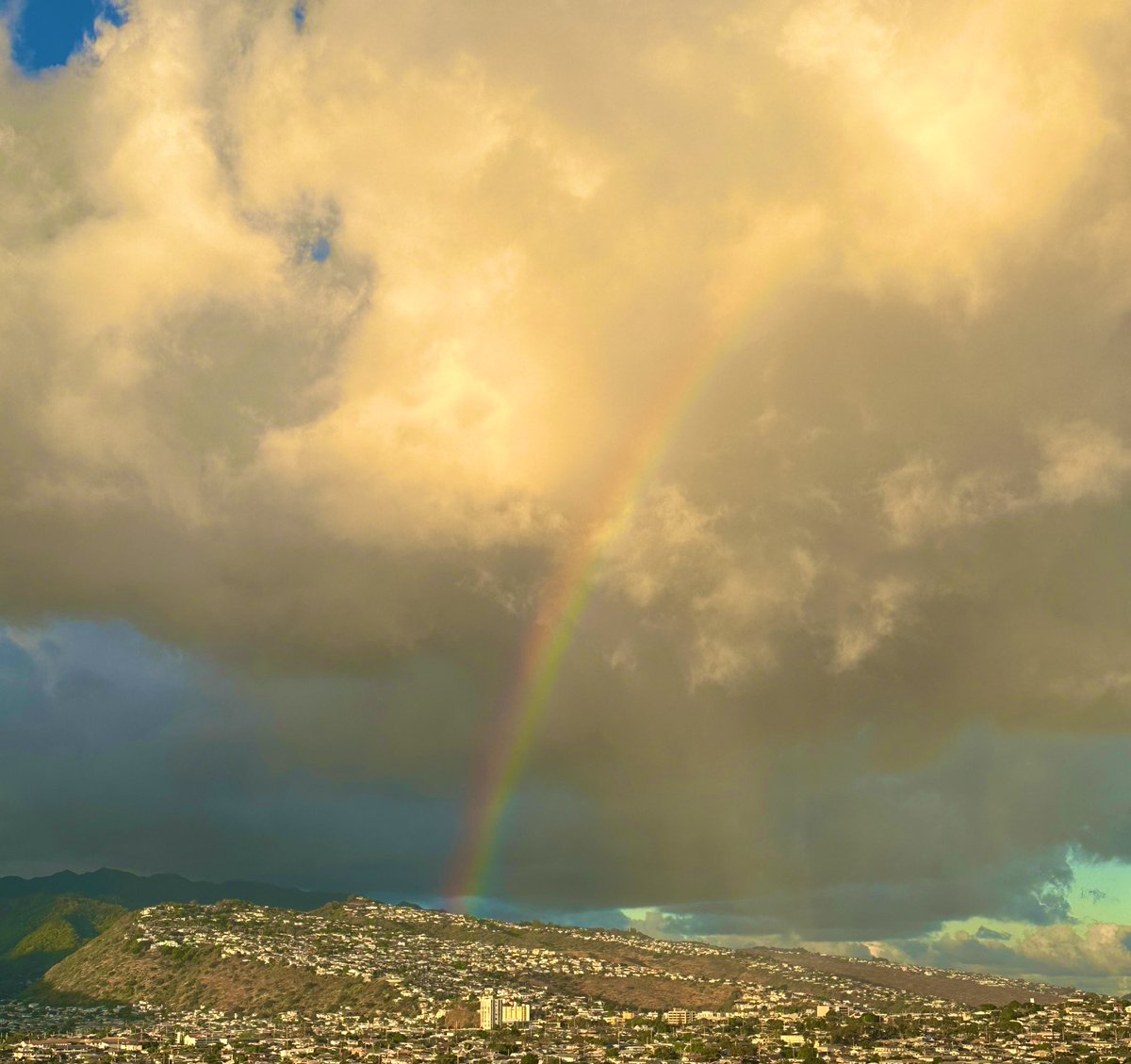 sbssforme's tweet photo. Shine your light through audio ✨🦋✨
BE a rainbow 🌈
Join us on Monday 10/23 at noon pst in spaces (see attached post)
#Audio #podcaster #hope #compassion #gratitude #apreciation https://t.co/FIbigXUkXx
