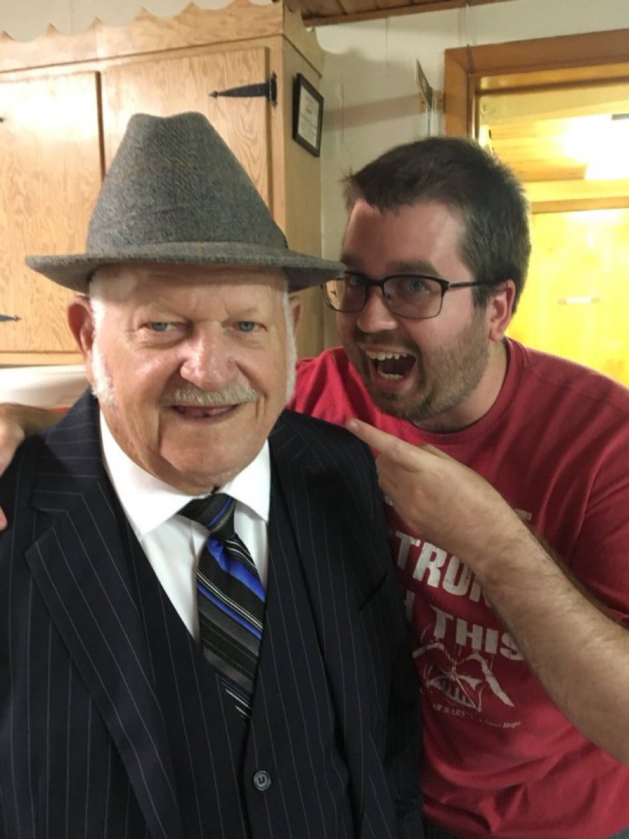 Chainsaw Reacts tweet media