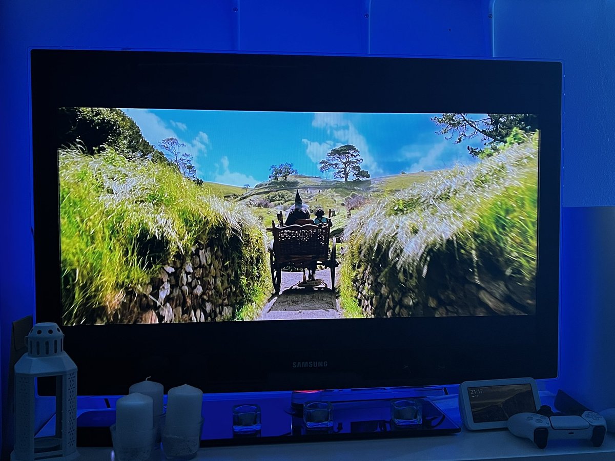 Clemente_Sierro's tweet image. Noche de sofá y manta.

Inaugurada la temporada con El Señor de los Anillos.

#TheLordOfTheRings #ElSeñorDeLosAnillos #sofaymanta