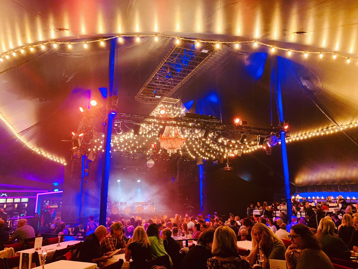 The beautiful audience of the day ! Tomorrow will be our last show in Berlin. What an amazing journey ! 😍🔥🙏 #Crazy #drummer #Berlin #TipiAmKanzleramt