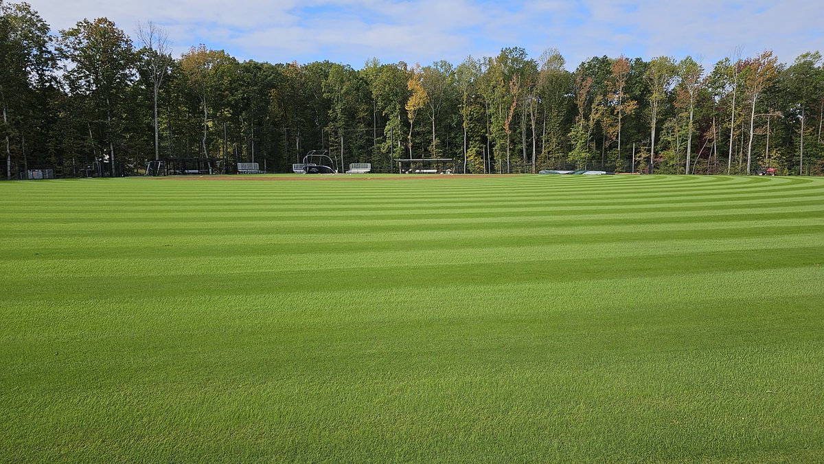 Stripes for days! #fieldgeneral #ryegrass @LandscapeTurf #fieldexperts #turfgrass #turf #grass #sportsturf #sports #baseball #turftwitter #bermudagrass #tahoma31 #sod #sprigs #irrigation #NPK #mowing #verticut #VTTurf #CTP #CSFM