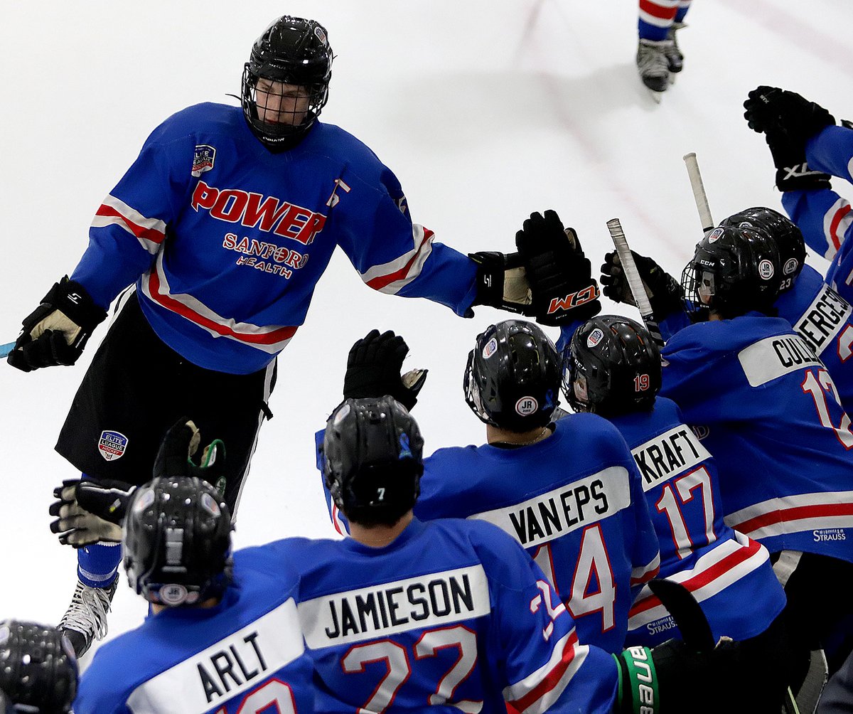 ELPuckOfficial's tweet photo. Joe Gillespie @CHSPuckSquad scores twice, d-men Grady Magner @EastSideHockey and Cole Bies @EastSideHockey both chip in two assists as Sanford Power tops Wisconsin 5-2. Connor Roff (TRF) finishes with 34 saves in win. 
Box: https://t.co/se6gTxyN5r
Photos: https://t.co/MExLbaClMF https://t.co/57X2tAZRP7