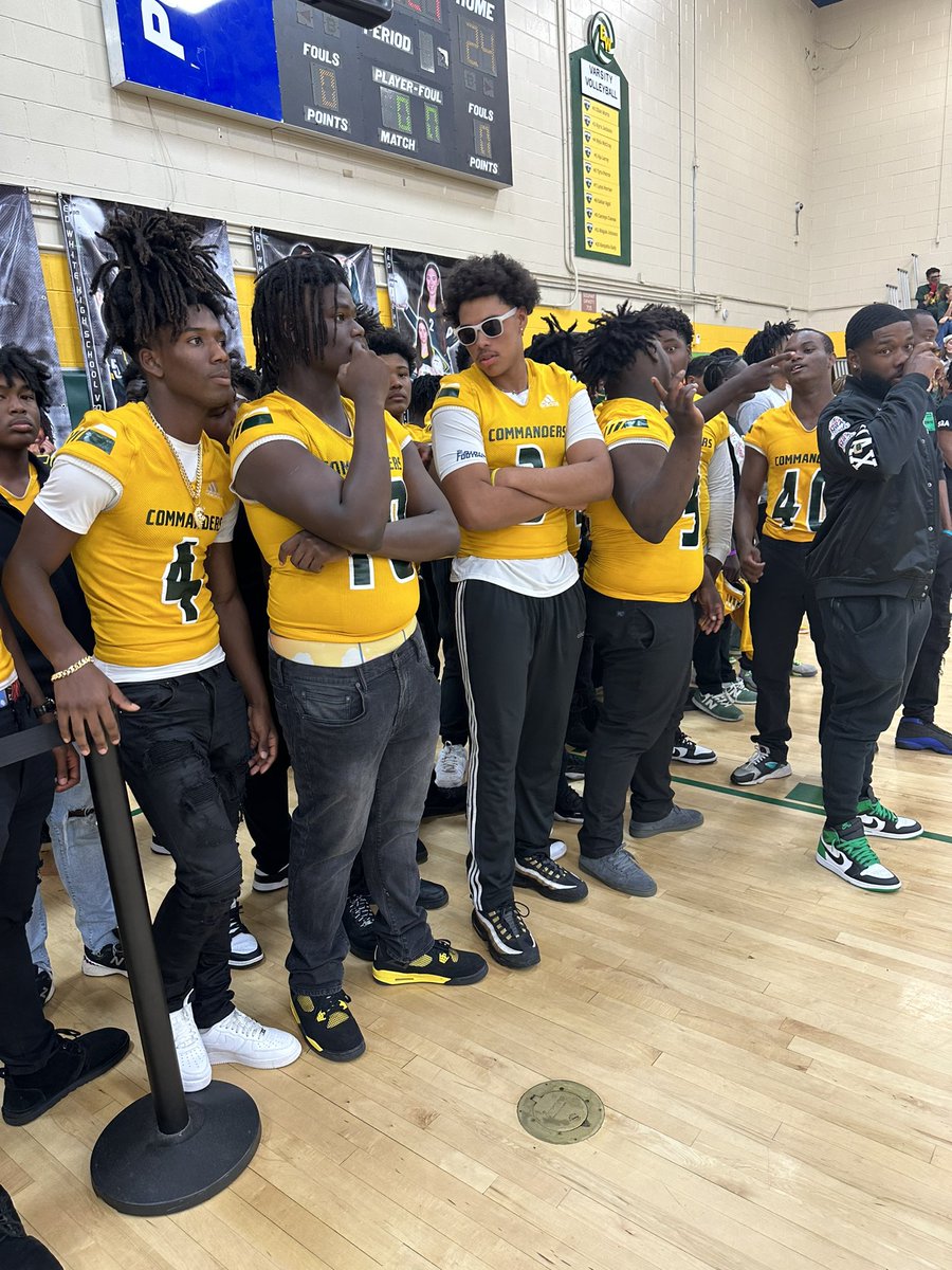 CoachDPettway's tweet image. Homecoming celebration. #commanderpride #edwhite