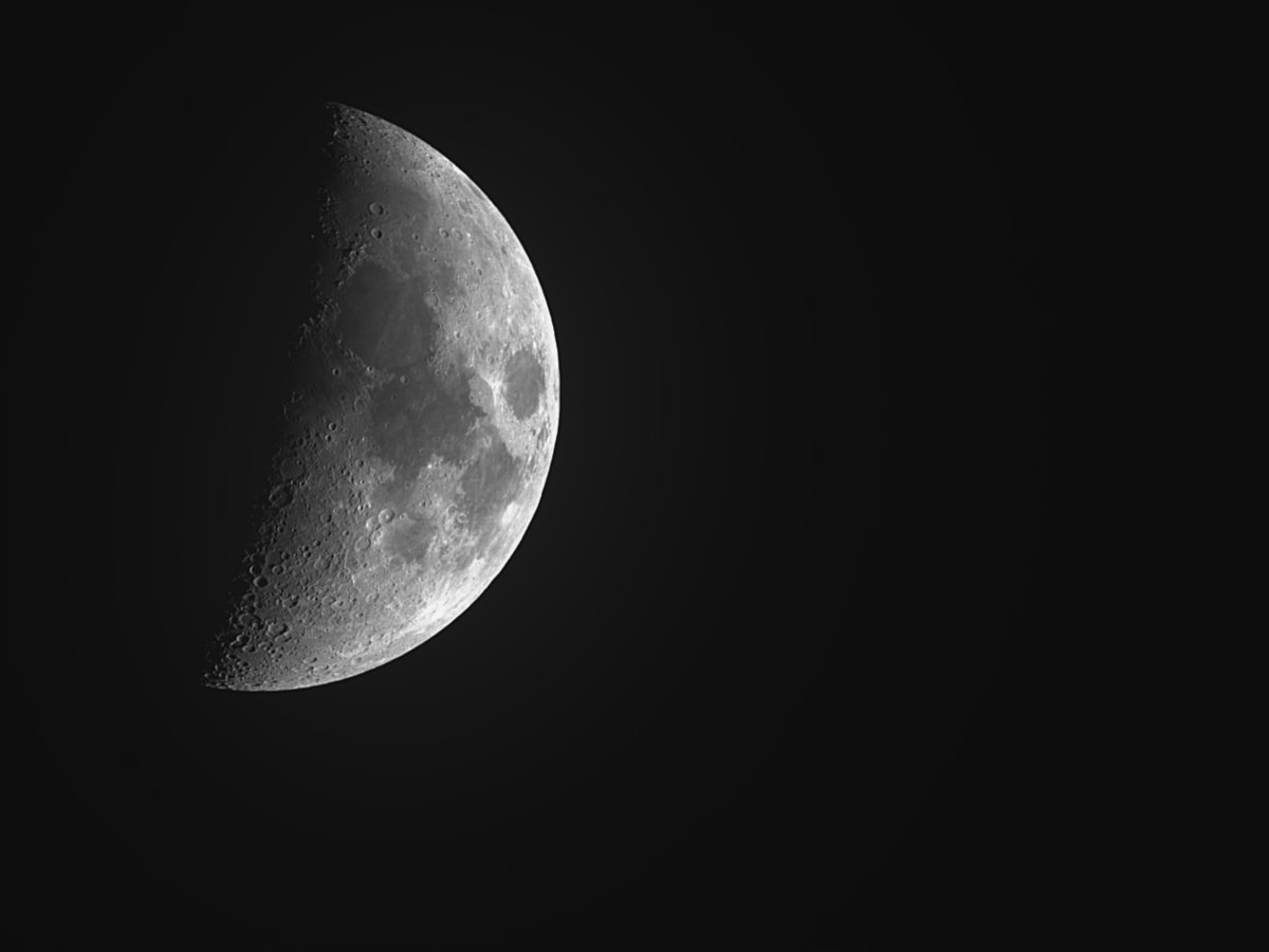 xavix's tweet photo. #ObserveTheMoon from Berga, Catalunya. https://t.co/XigEbTGOlM