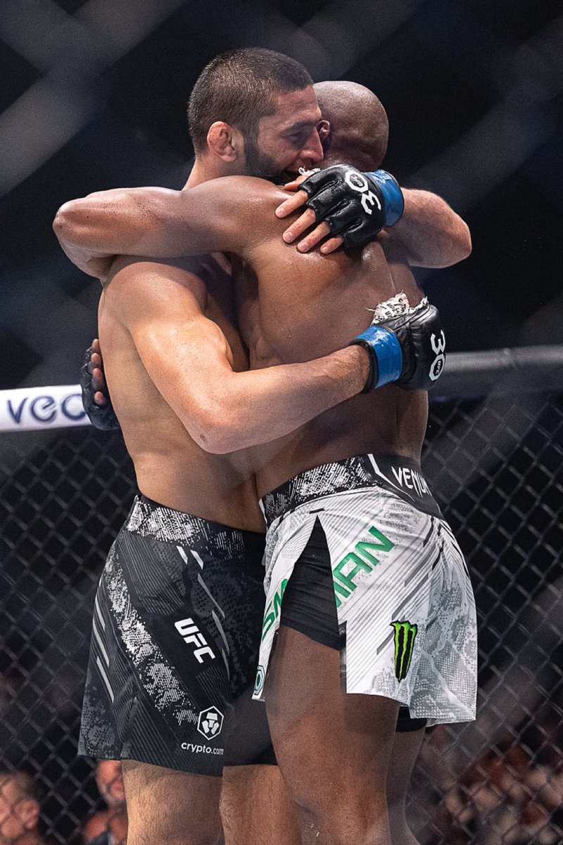 LeColisee_off's tweet photo. Le MMA tout simplement 🤍 https://t.co/CFgWQpVvcf