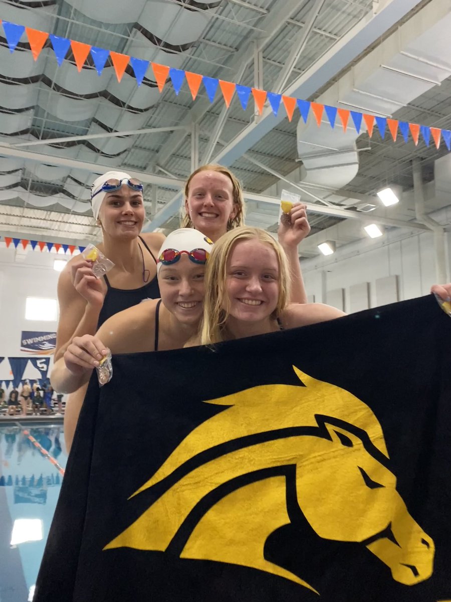 MVHS Girls Swimming&Diving tweet media