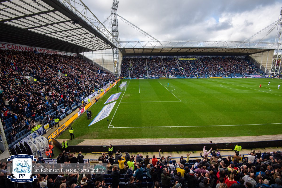 SnapperIan's tweet photo. A draw at home for @pnefc v Millwall at Deepdale. Remotes galore, two on @FreddieWoodman and another behind the goal.
#stillinthemix #pnefc @pocketwizard https://t.co/Eowq2esPRZ