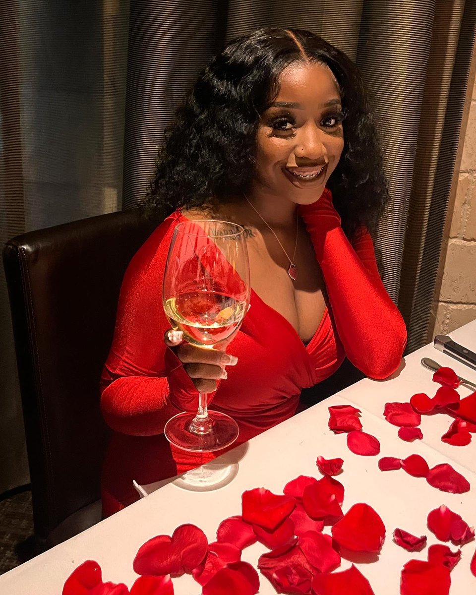 trenedi_'s tweet photo. The best to ever do it🥂10/20 https://t.co/TjWtXQxVZx