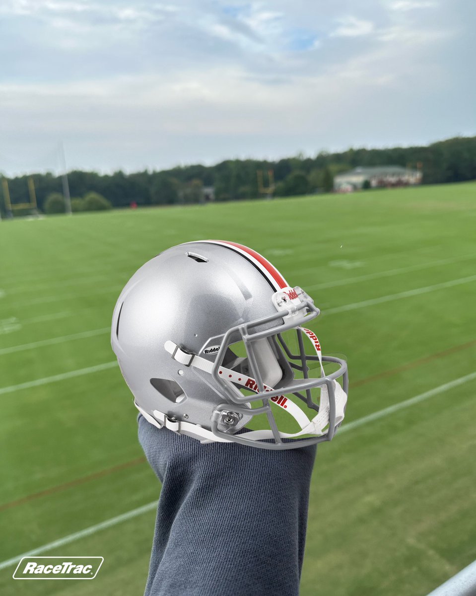 AtlantaFalcons's tweet photo. The Buckeyes get the W 🔴

RT for a chance to win an @OhioStateFB mini helmet signed by @jeffokudah, @zacharrison_ and @LiamMcCullough2! https://t.co/lxGt0sLJjP