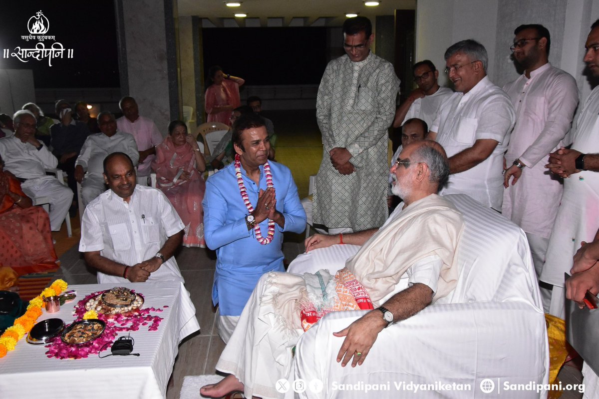 ShriHariMandir's tweet photo. Day 7 - All guests and devotees staying #Atithya #guesthouse are blessed at #Satsang with @PPBhaishri during the Shardiya #Navratri2023 Anushthaan https://t.co/MmXJbenJXR