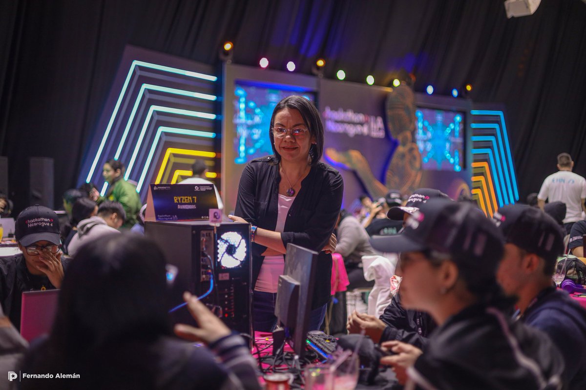 PrensaPopulr's tweet photo. departamentos, participan en una competencia maratónica de 36 horas desarrollando soluciones creativas e innovadoras en pro del desarrollo socioeconómico del país. 🎯🌐💫 

#HackathonNicaragua2023 
#HackathonIA https://t.co/ZC90zkzS6Y