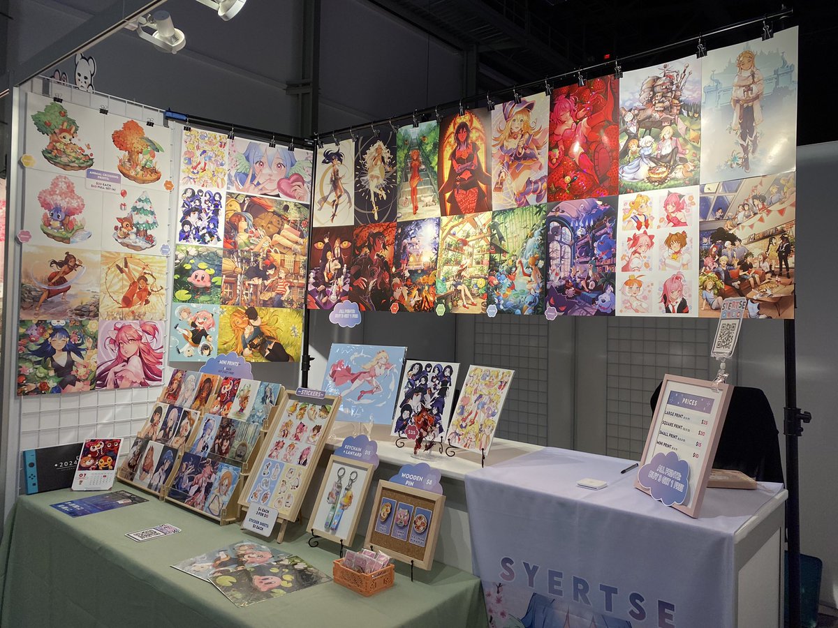I’m at Twitchcon Artist Alley Table AA52 this weekend 🤍 😊