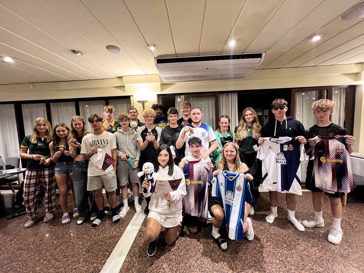 #BARCA23 - Students have enjoyed an afternoon of bowling followed by a dinner with rewards for player of the matches, player of the tour and most improved for each sports. Alongside personality of the tour, laughable moment and star of the tour. Well done to all 🏆🎖👏🏼