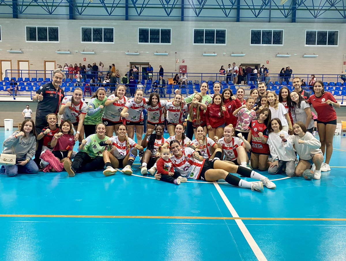 ¡Primera victoria en ORO! ✌️<a href="/Costa_Almeria/">Costa de Almería</a> #Roquetas suma dos puntos importantísimos ante <a href="/bmpereda/">Uneatlantico Pereda</a> (31-26) merced a un gran arranque de las almerienses que supieron administrar hasta el pitido final 

#VamosAlmeria @bmcostadealmeria