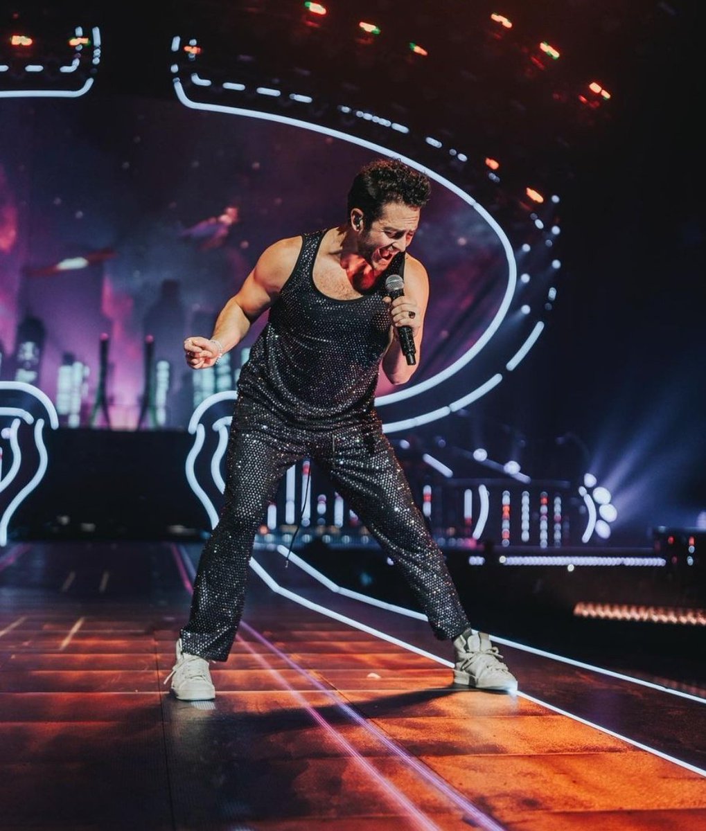 fcrbdoficialpy's tweet photo. Feliz cumpleaños al gran actor, cantante, compositor y un ser tan inspirador @christopheruck ⚡️

Desde @fcrbdoficialpy te hacemos llegar los mejores deseos de renovación, crecimiento, paz y mucha luz en este nuevo año 💛 https://t.co/DA0VBkoFab