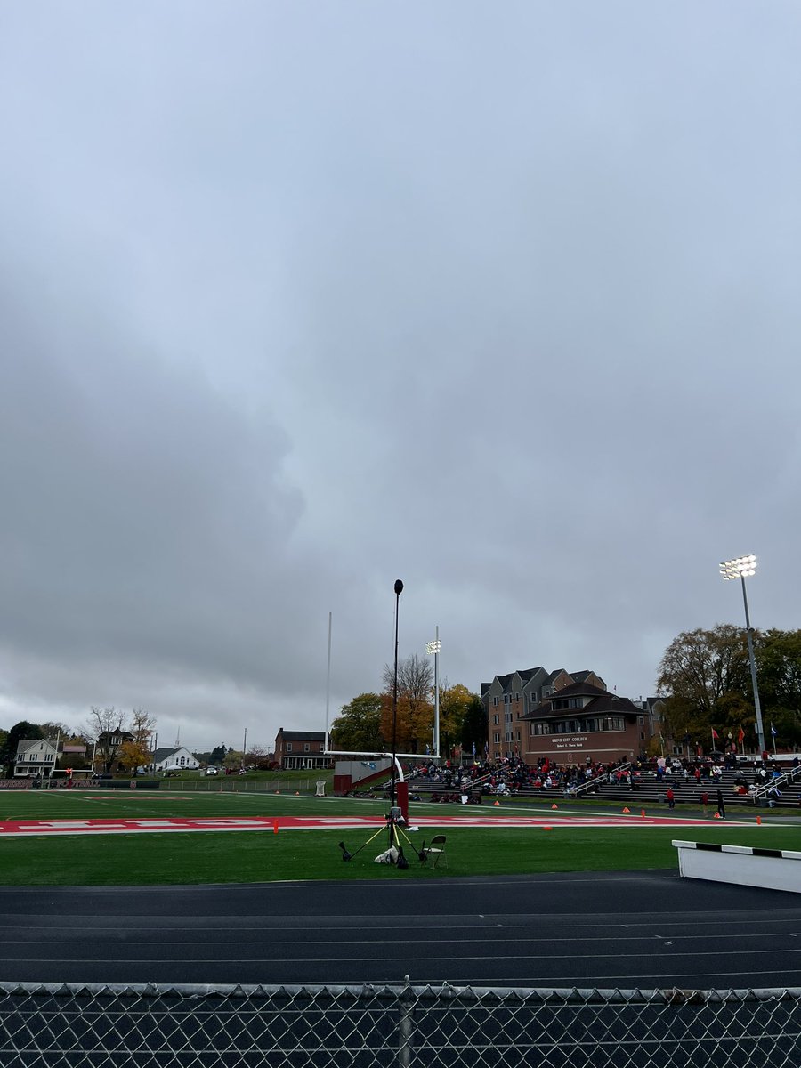 Another great visit <a href="/GCC_FB/">Grove City Football</a> thank u <a href="/coachkendall_/">Kendall Brest</a> and the rest of the staff for the hospitality and congrats on the win🔴⚪️