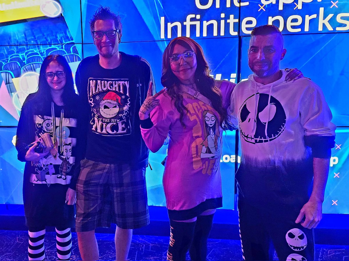 DATADRoPMusic's tweet photo. 🎃This is Halloween🎃

Never in my life did I think we'd be able to see Nightmare Before Christmas in 3D 4DX but it happened and was spectacular...😎💀👻 https://t.co/Vhlnjmf3qQ