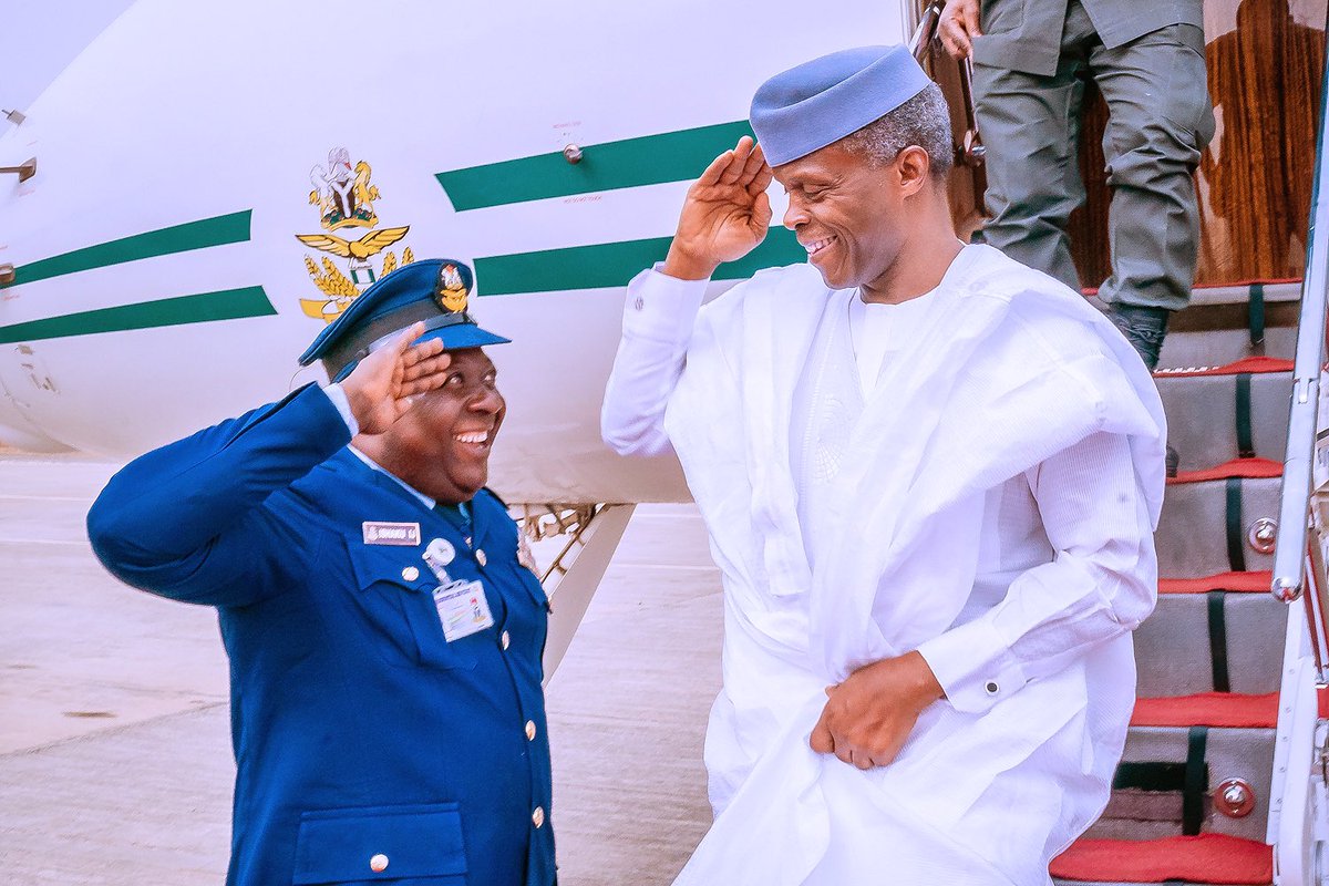 tolanialli's tweet photo. So here’s a salute to the unsung heroes, the Nigerian Presidential Airfleet crew. In their hands, the sky is not the limit; it’s just the beginning.
#TolaniAlli #TheHat #Storyteller #FlashbackSeries https://t.co/P17Gkw26Vt