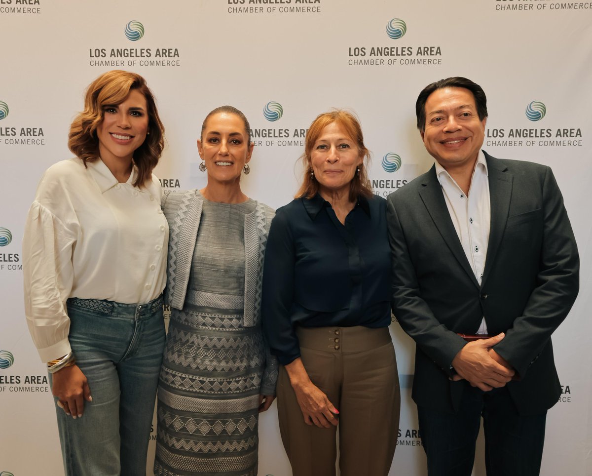 Estoy muy contenta porque en nuestra gira por Los Ángeles me acompañan la gobernadora <a href="/MarinadelPilar/">Marina del Pilar</a>, el presidente de Morena <a href="/mario_delgado/">Mario Delgado</a> y <a href="/tatclouthier/">Tatiana Clouthier</a>.