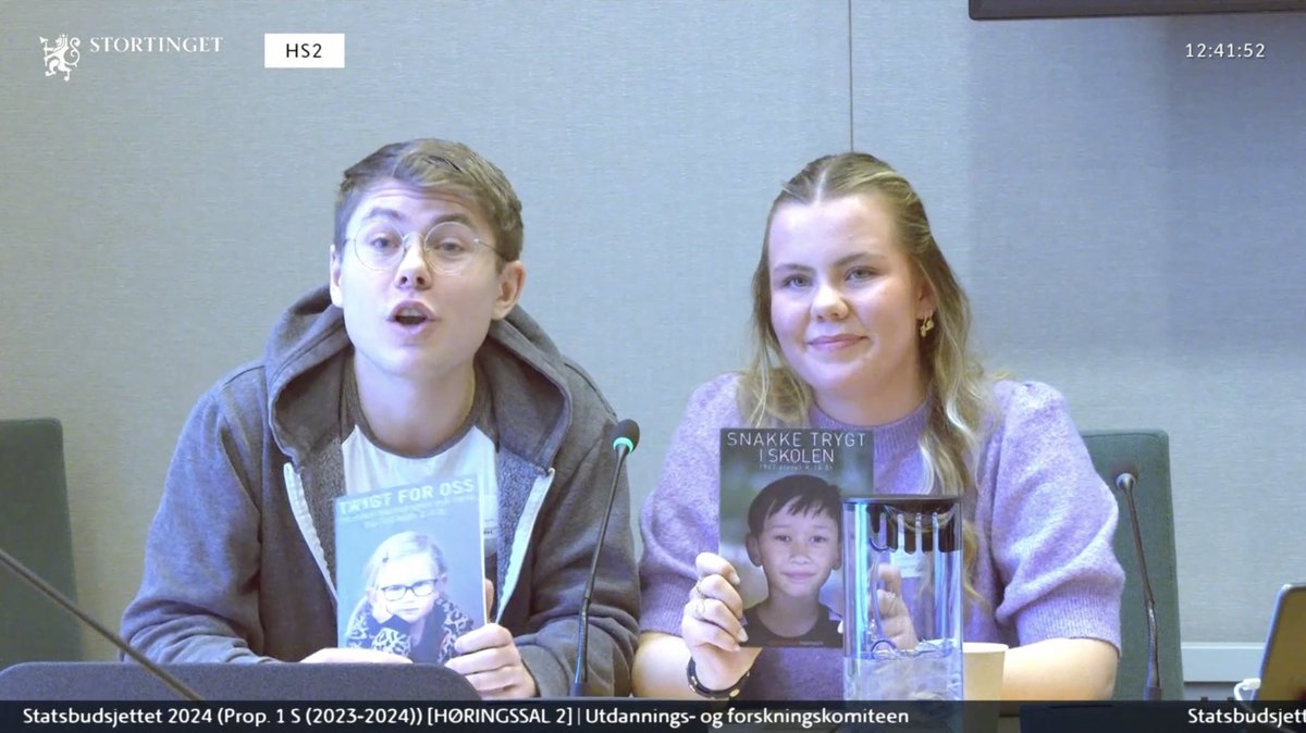 ForandringsFab's tweet image. Hvem har ansvaret for at alle barn i en kommune systematisk får konkret informasjon om hva voksne ikke har lov til å gjøre mot barn? FF har i mer enn 5 år stilt dette spørsmålet rundt i Norge, og i dag stilte Sofie og Leon proff det i utdanningskomiteen på Stortinget. #stortinget