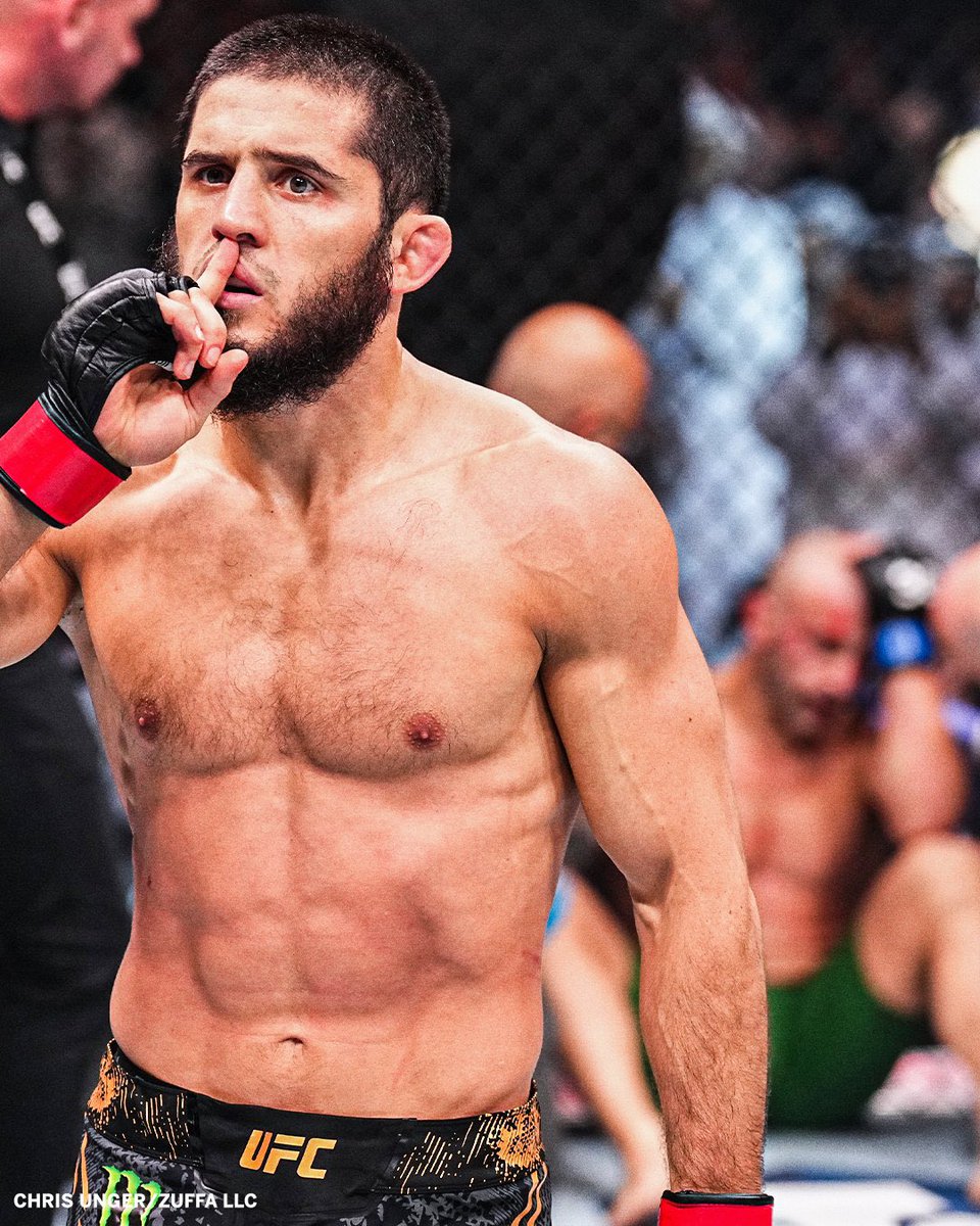 fightpicsgohard's tweet photo. Islam Makhachev knocks out Alex Volkanovski (2023)

📸 @ChrisUnger_ https://t.co/yQo5G2qj9s