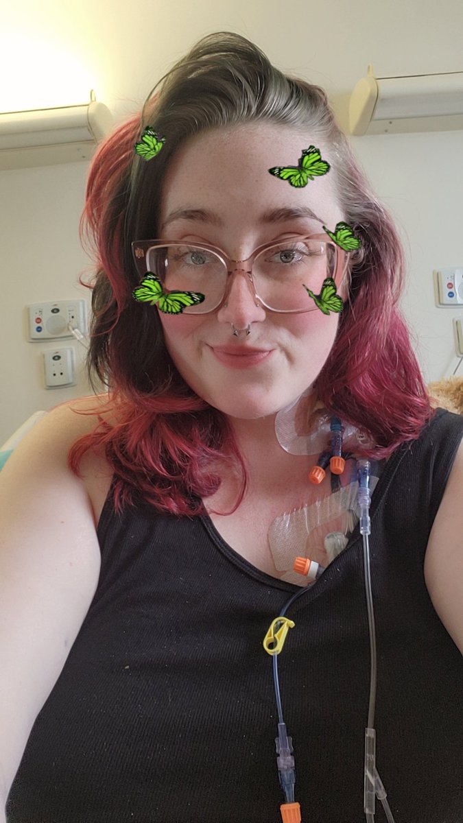 stormcloudsoul's tweet photo. 2 w filter 2 without. i feel like i don't look like myself yet i do. yet i don't. https://t.co/jhzAHn69Jk