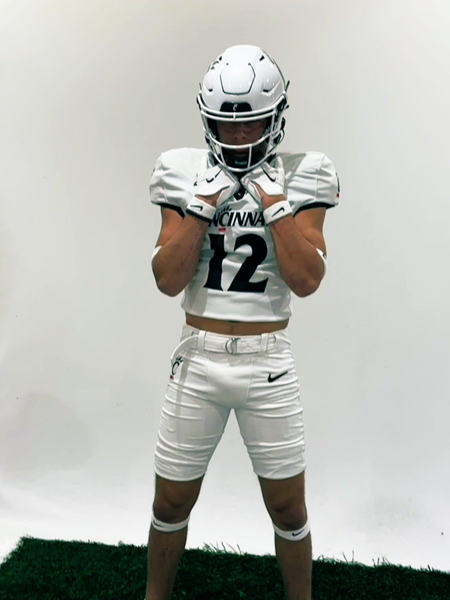 Cody Haddad (@cody_haddad) on Twitter photo After a great gameday visit and conversation with <a href="/CoachB_BROWN/">Coach Bryan Brown</a> and <a href="/ZachGrantUC/">Zach Grant</a> Iām blessed to receive an offer <a href="/GoBearcatsFB/">Cincinnati Football</a>
<a href="/WildcatRecruit/">IgnatiusFBRecruiting</a> <a href="/AllenTrieu/">Allen Trieu</a> <a href="/gobigrecruiting/">Go Big Recruiting</a> <a href="/LemmingReport/">Tom Lemming</a> <a href="/Bryan_Ault/">Bryan Ault - Midwest Scout</a> After a great gameday visit and conversation with <a href="/CoachB_BROWN/">Coach Bryan Brown</a> and <a href="/ZachGrantUC/">Zach Grant</a> Iām blessed to receive an offer <a href="/GoBearcatsFB/">Cincinnati Football</a>
<a href="/WildcatRecruit/">IgnatiusFBRecruiting</a> <a href="/AllenTrieu/">Allen Trieu</a> <a href="/gobigrecruiting/">Go Big Recruiting</a> <a href="/LemmingReport/">Tom Lemming</a> <a href="/Bryan_Ault/">Bryan Ault - Midwest Scout</a>